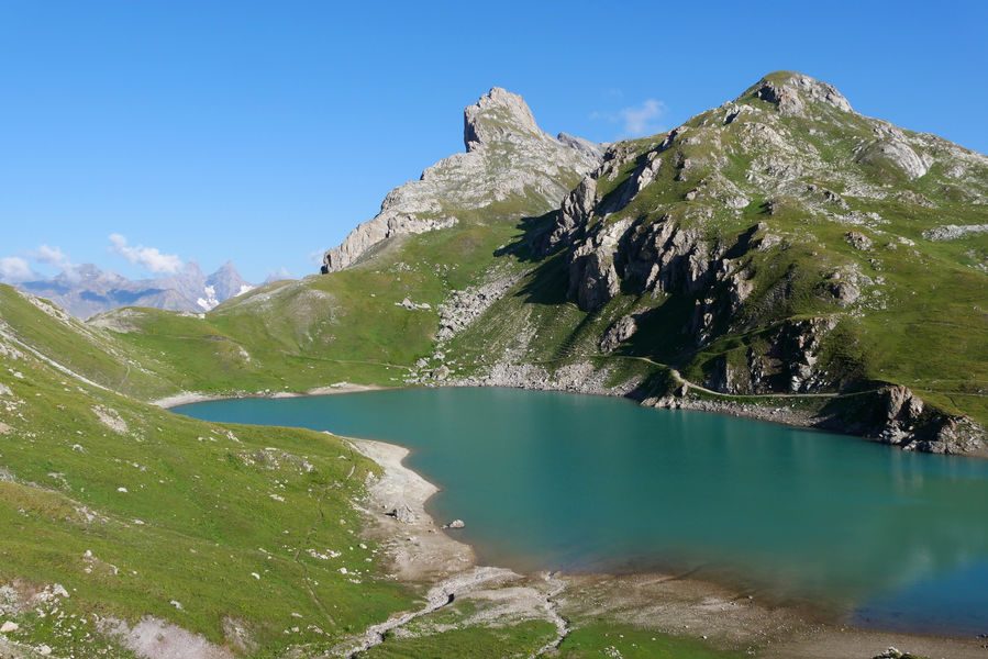 9 - Le tour des lacs retour par la Combe de l'Aiguille Noire