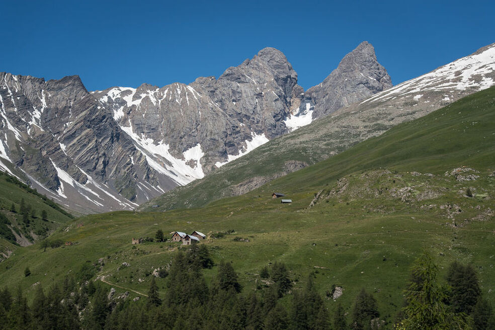 The valley of the Aiguilles d'Arves