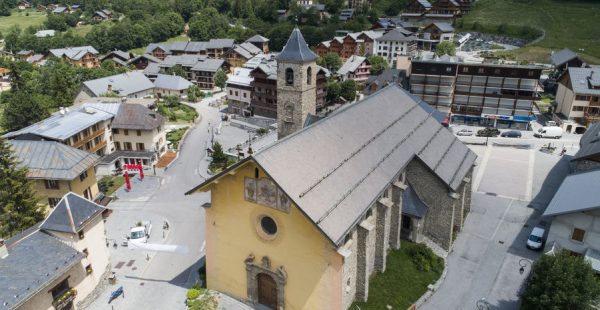 Secrets of gold and color: a tour of the Valloire church