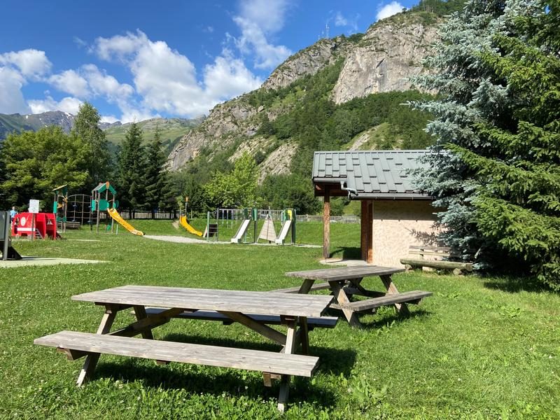Les Plans picnic area
