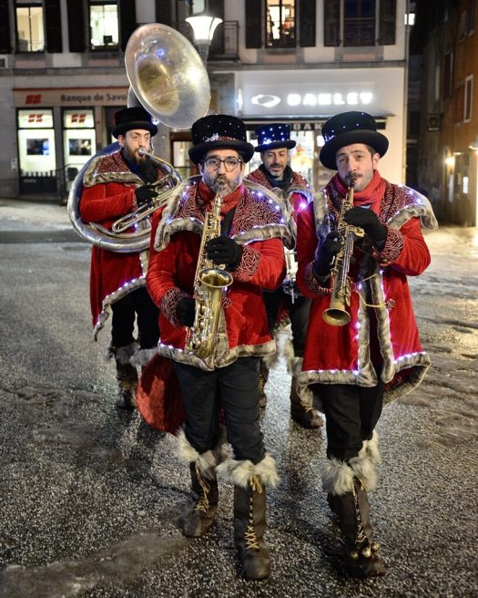 Christmas Fanfare" strolling show_Valloire