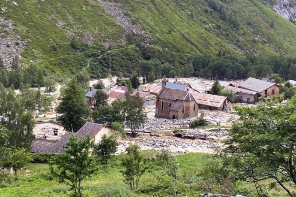 Conference: Mountain areas and natural hazards: what role for scientists?_Le Monêtier-les-Bains