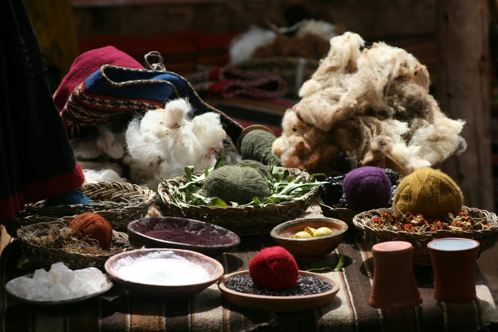 Explanatory tour of natural dyeing and the workshop._Valloire