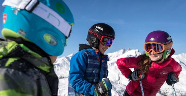 Kids ski for free in April !