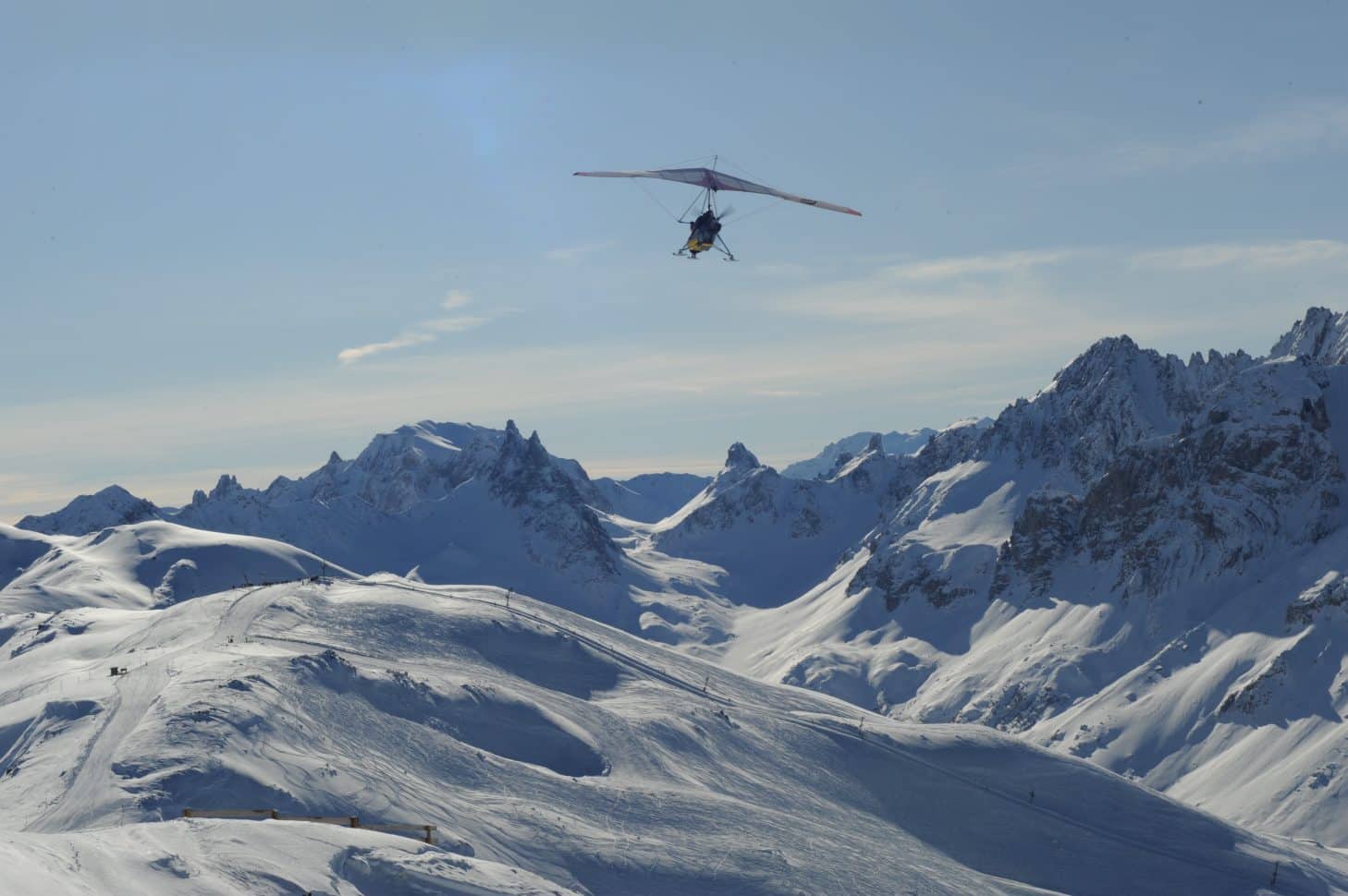 Survol du domaine skiable Galibier-Thabor en ULM