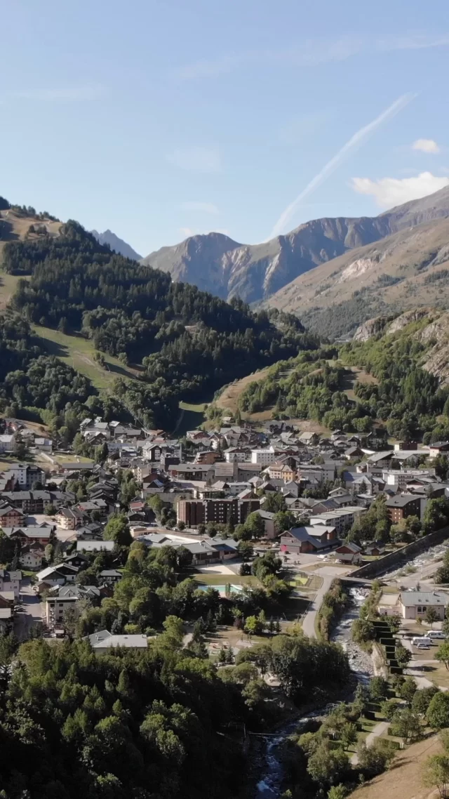 ☀️ Cet été, respirez l'air des grands espaces de Valloire Galibier ⛰️✨ Profitez de la montagne et de toutes les activités pour des moments intenses et conviviaux 🤗 #valloire #galibier #valloiregalibier #été #vacances #montagne #alpes #savoie