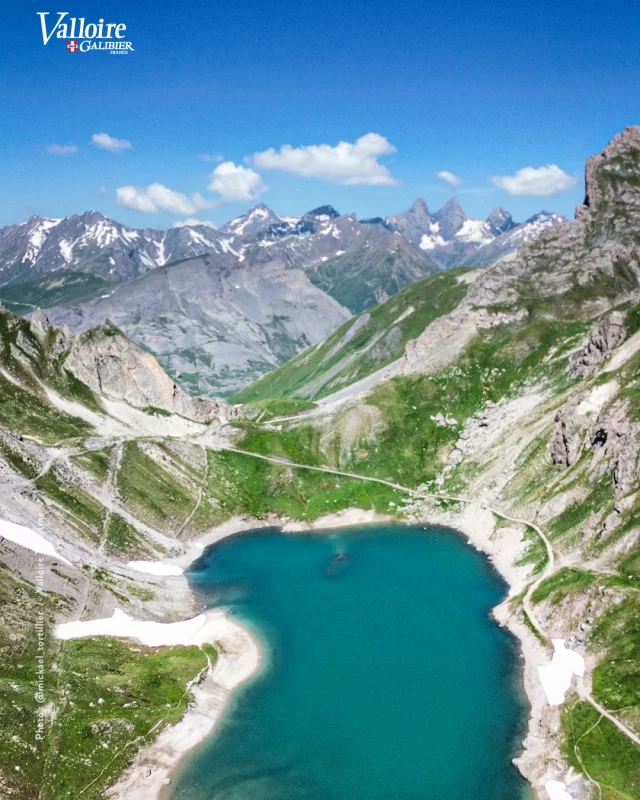 👀 En passant par nos lacs 🥰 #valloire #galibier #valloiregalibier #été #lac #lake #vacances #montagne #aiguillesdarves #alpes #savoie
