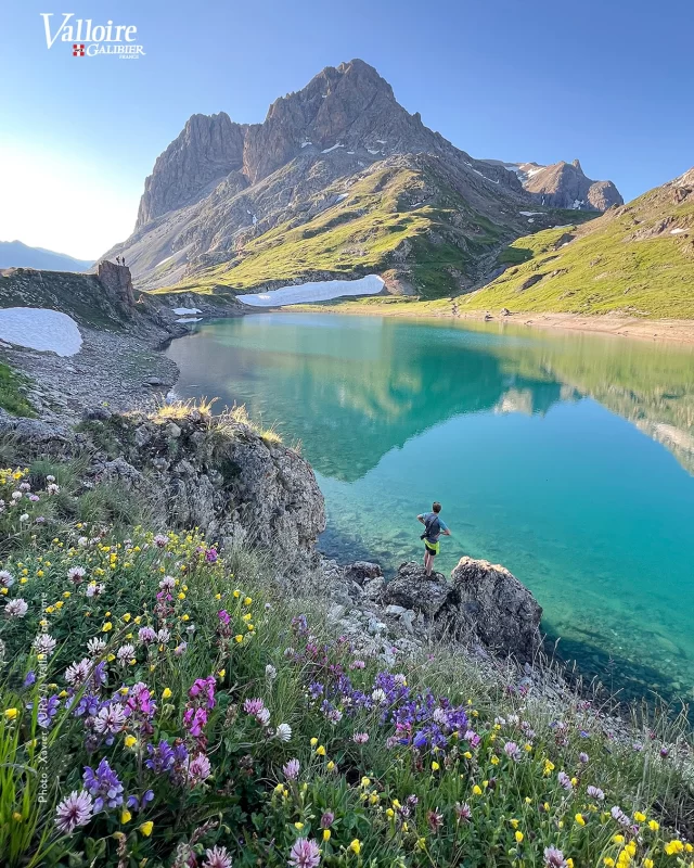 ⛰️ Ce doux parfum de vacances d’été à la montagne 🥰 #valloire #galibier #valloiregalibier #été #rando #vtt #mtb #lac #lake #vacances #montagne #alpes #savoie